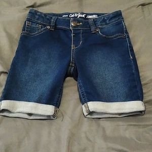 Girls Bermuda Shorts.